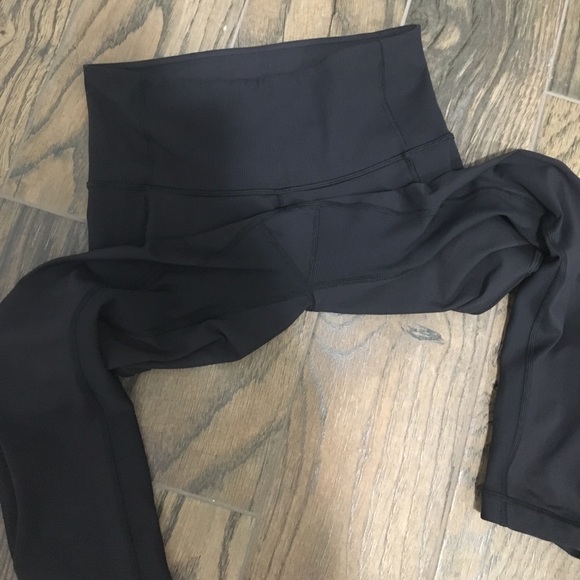 Lululemon Seek The Heat Crop (6) - Picture 4 of 7